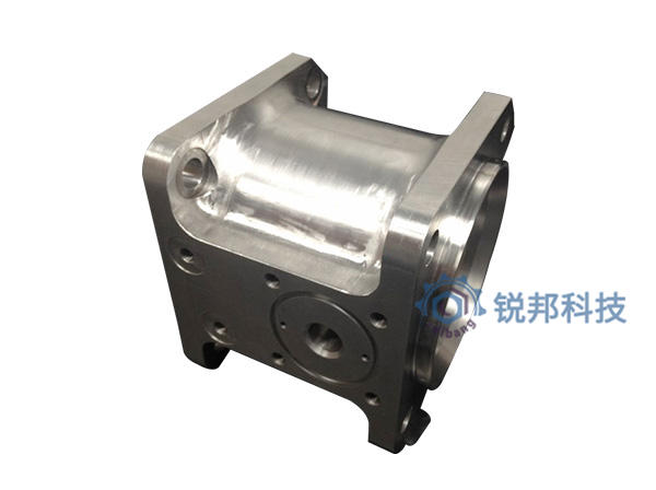 CNC加工中心應(yīng)該怎樣保養(yǎng)？